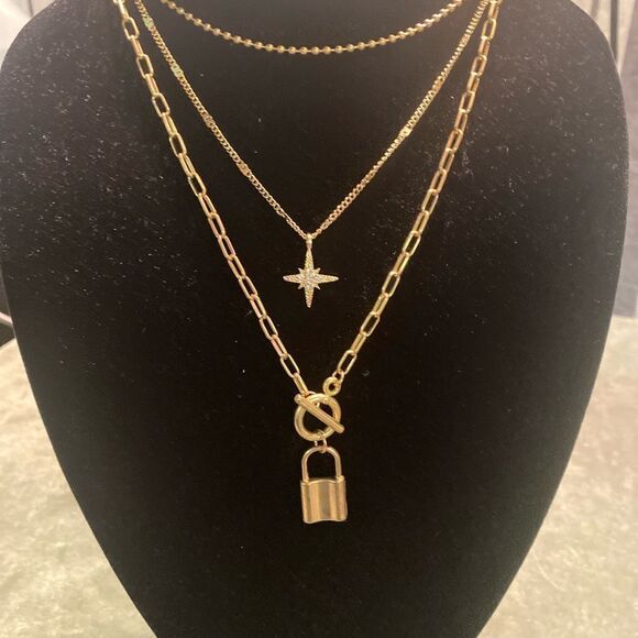 #400 BOUTIQUE Multi Chain Gold Lock Pendant - Picture 3 of 5